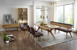 Variable Tischgruppe SINFONIA in Asteiche von SCHÖSSWENDER, Einzelbank 240 cm