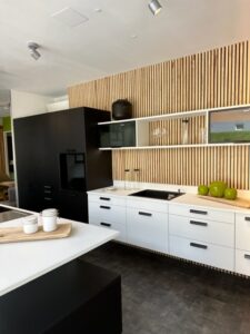 Moderne Küche im schwarz-weiß Design