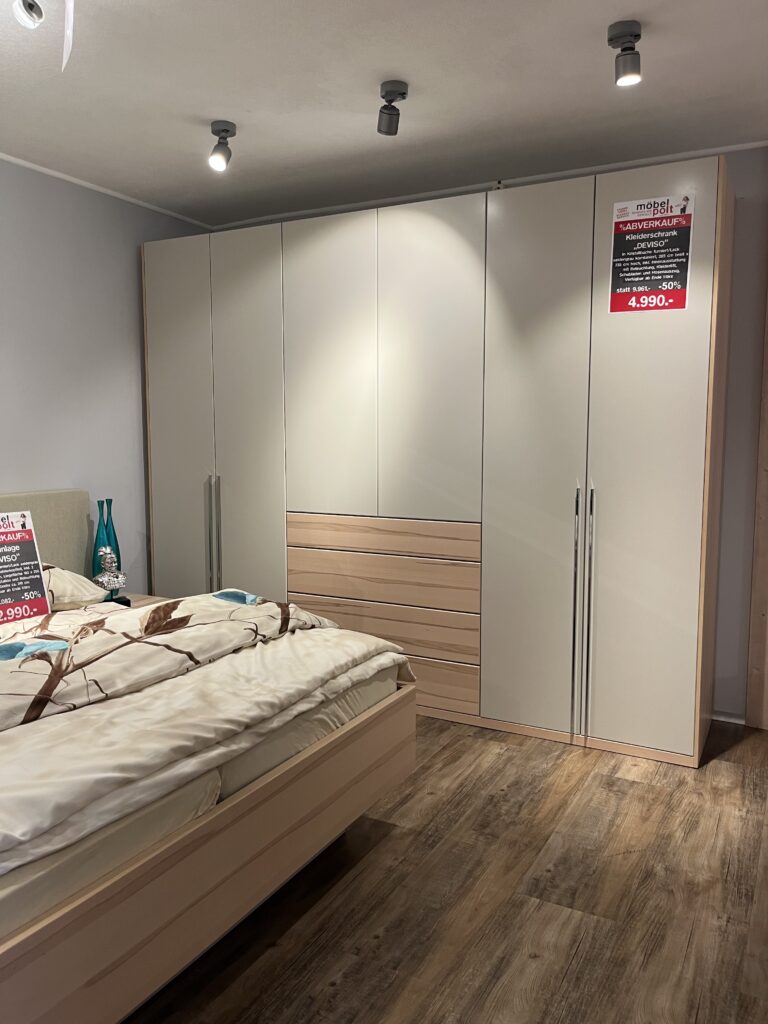 Kleiderschrank DEVISO