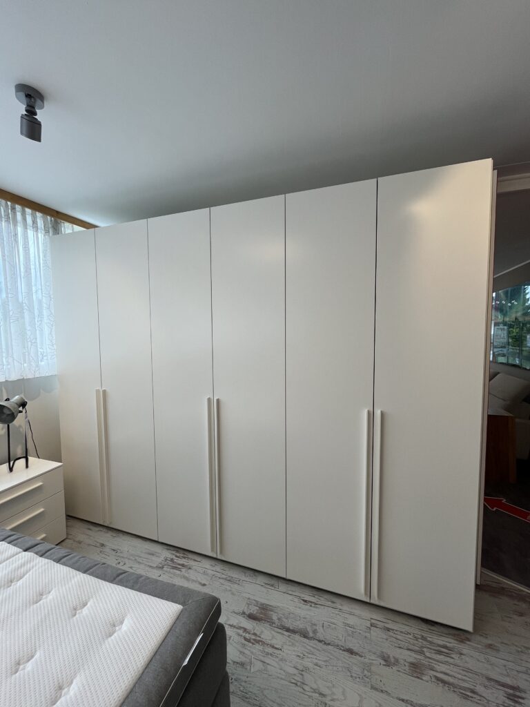 Kleiderschrank „MAXX 200“