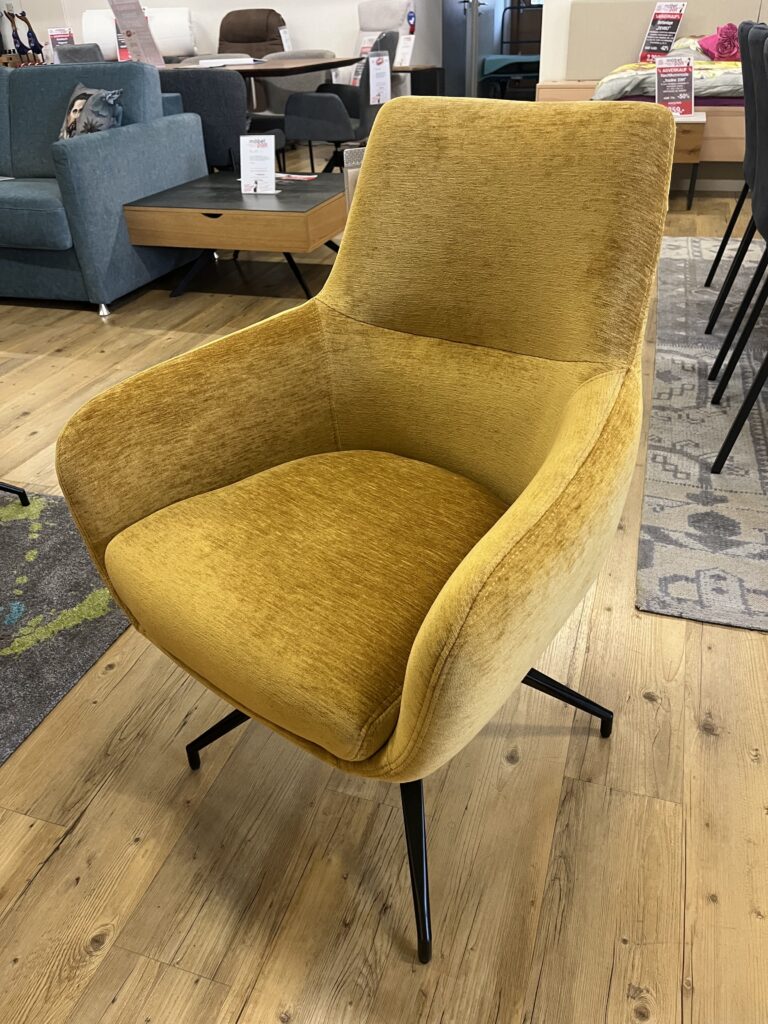 Armlehnstuhl „Mingus“